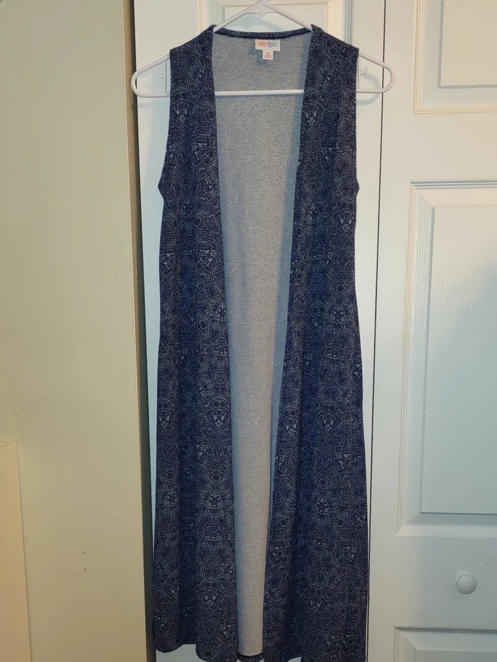 LuLaRoe Navy and White Sleeveless V-Neck Knit Duster